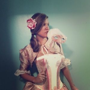 Meet your Posher, Laura